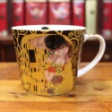 Grand Mug Insolence Klimt Le Baiser marron 50cl - Compagnie Anglaise des Thés