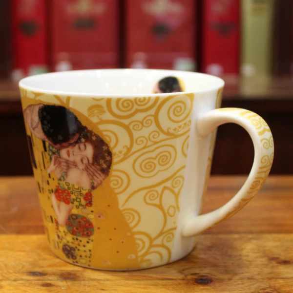Grand Mug Insolence Klimt Le Baiser écru 50cl - Cie Anglaise des Thés