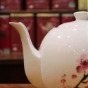 Théière en porcelaine Fleurs de cerisier - Contenance : 1,2l